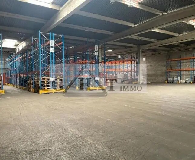 Industrial in Croissy-Beaubourg for sale - Interior Photo - Image 3 of 4