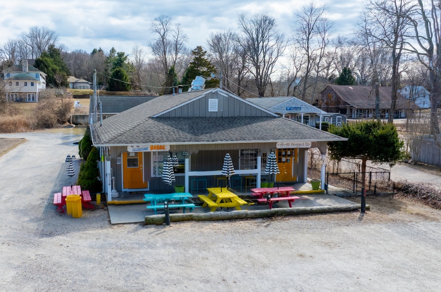 25 West Neck Rd, Shelter Island, NY for sale - Building Photo - Image 2 of 30