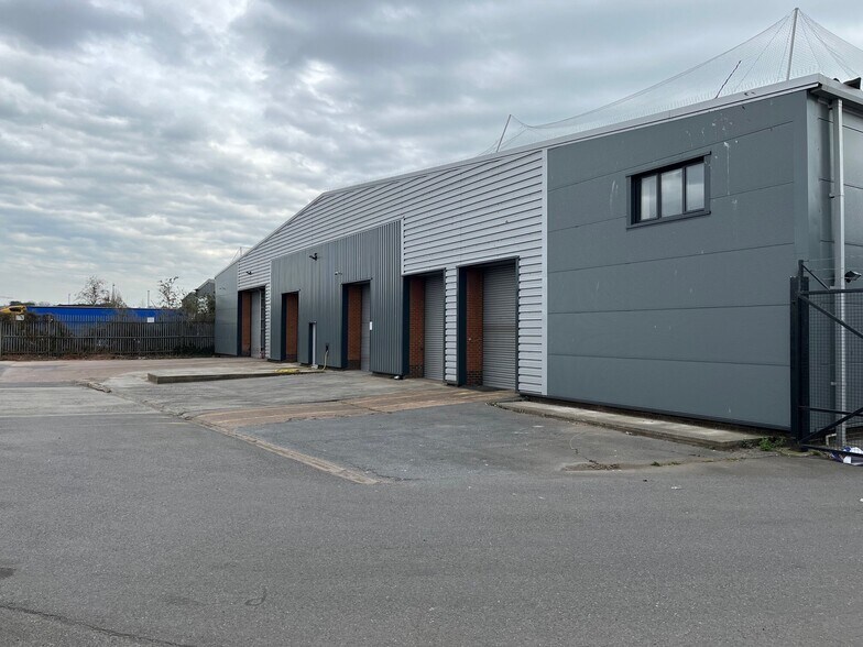 9 Marsh Barton Rd, Exeter for lease - Building Photo - Image 2 of 3