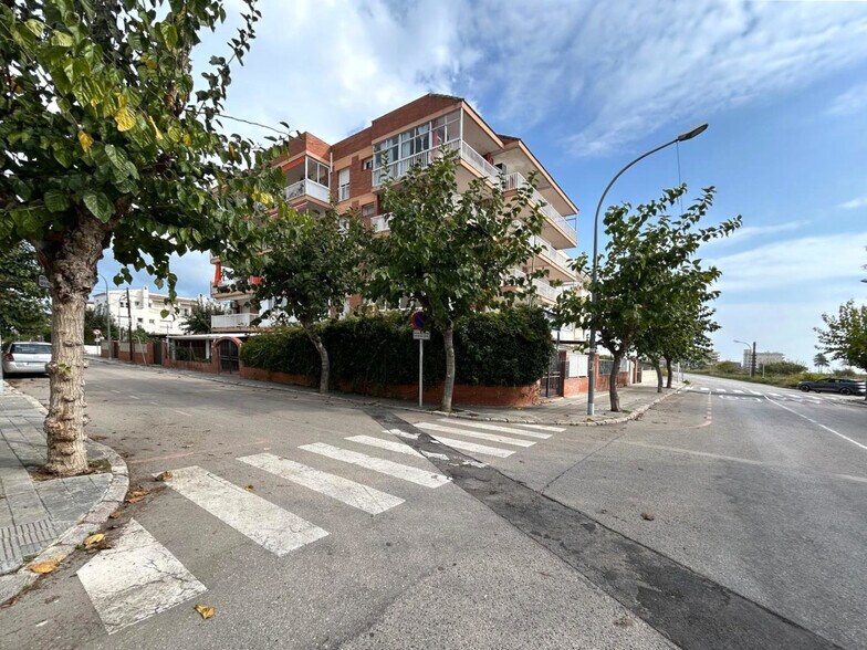 Multifamily in Cunit, Tarragona for sale - Building Photo - Image 1 of 1