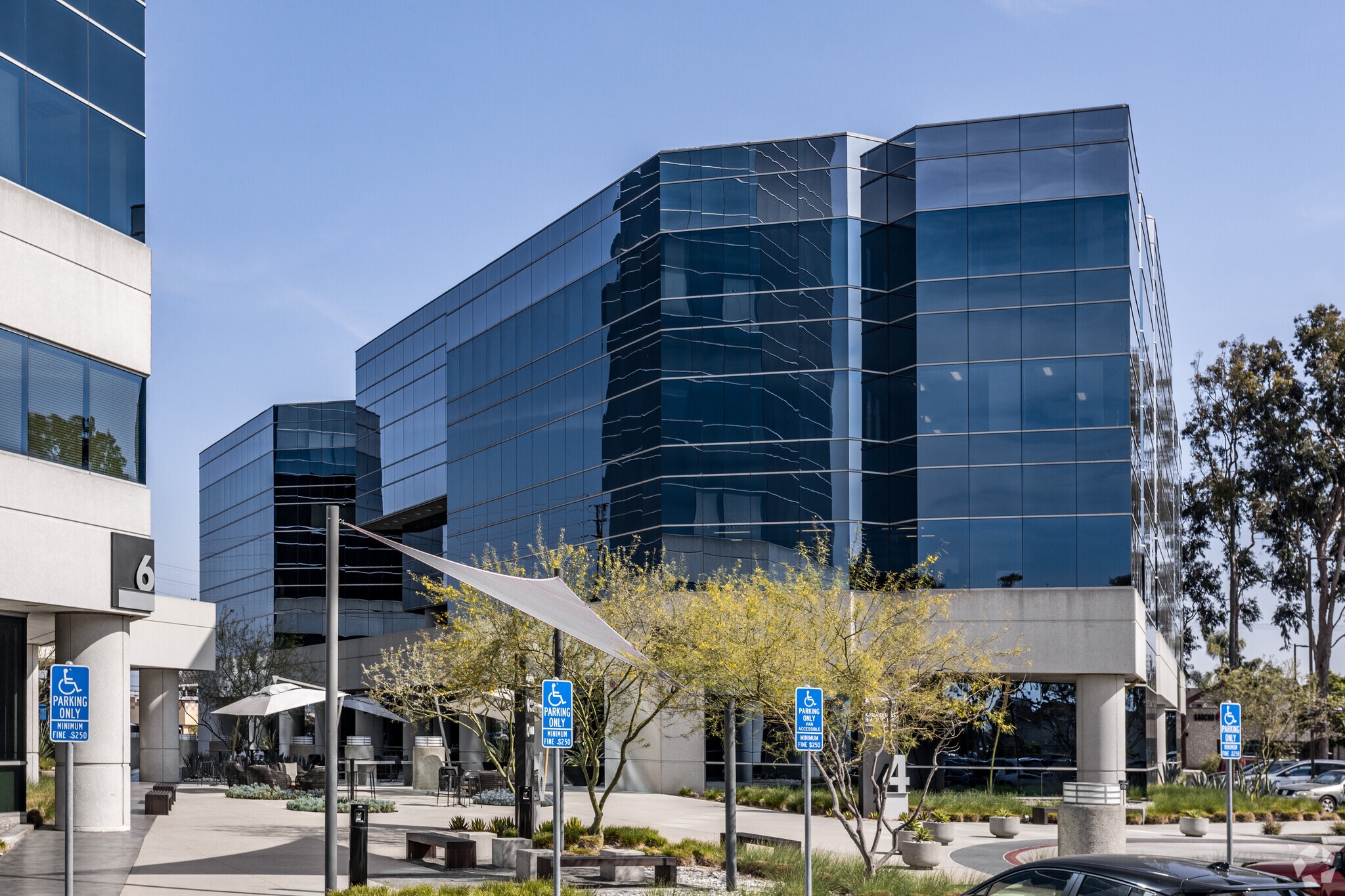 4 Centerpointe Dr, La Palma, CA for sale Primary Photo- Image 1 of 1