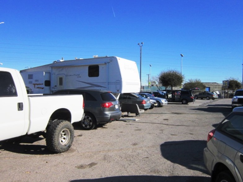 1813 N Boulder Hwy, Henderson, NV for lease - Building Photo - Image 3 of 9