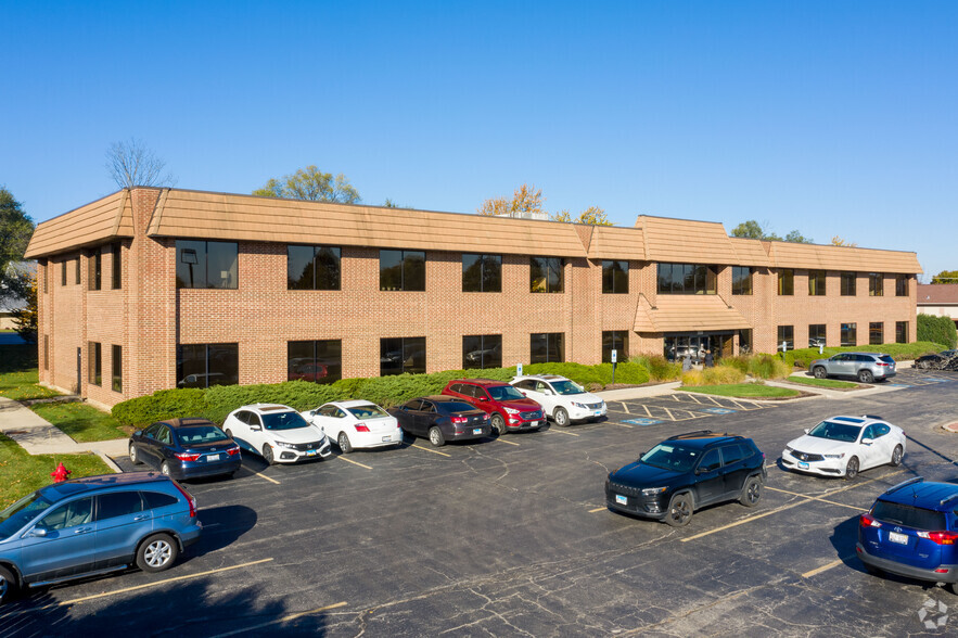 355 W Dundee Rd, Buffalo Grove, IL for lease - Building Photo - Image 1 of 12