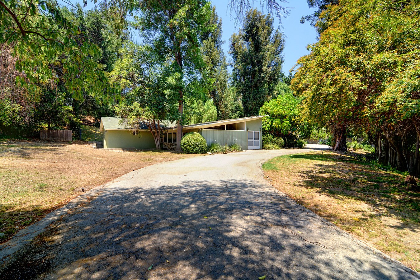 4653 Vanalden Ave, Tarzana, CA 91356