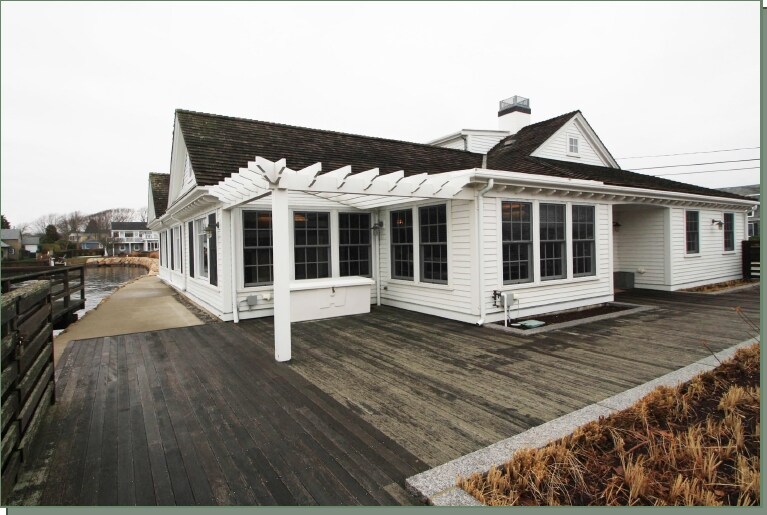 217 Clinton Ave, Falmouth, MA 02540