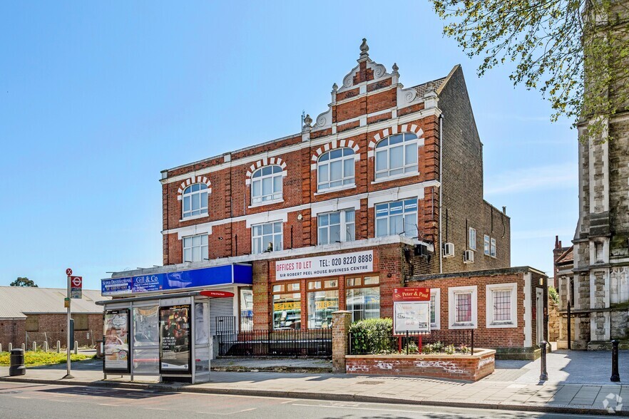 344-348 High Rd, Ilford for sale - Primary Photo - Image 1 of 1