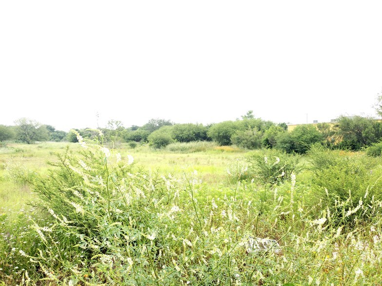 102 Creekside Trl, Kyle, TX for sale - Building Photo - Image 1 of 1