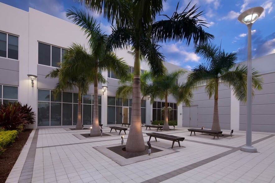 2000 NW 87th Ave, Doral, FL for lease - Building Photo - Image 3 of 8