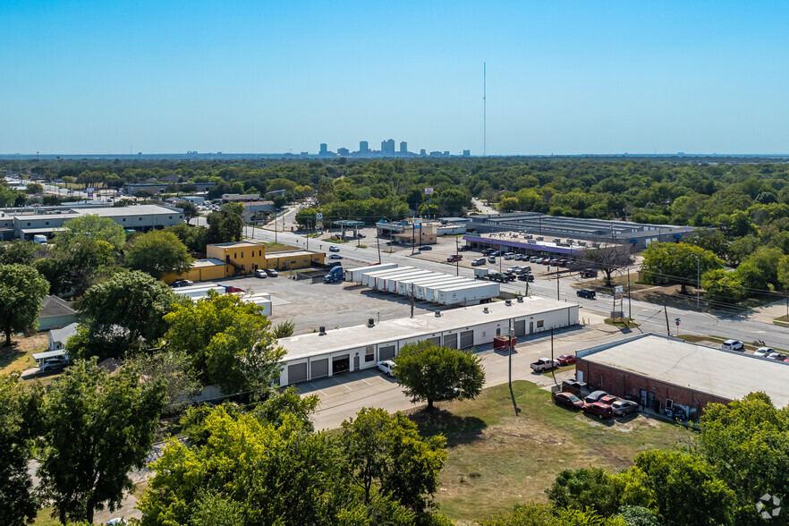 3340 N Beach St, Fort Worth, TX for lease - Building Photo - Image 1 of 17