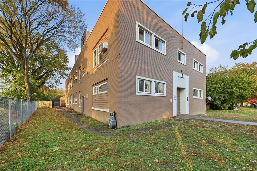 1636 Summit Rd, Cincinnati, OH for sale - Building Photo - Image 3 of 15