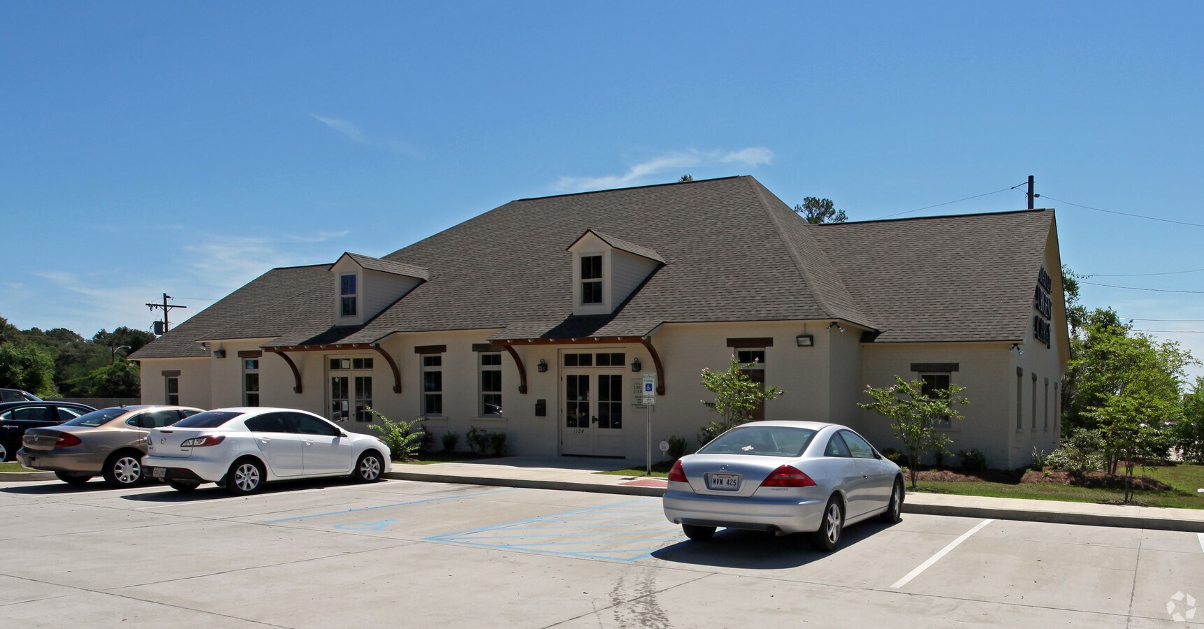 1124 S Burnside Ave, Gonzales, LA 70737