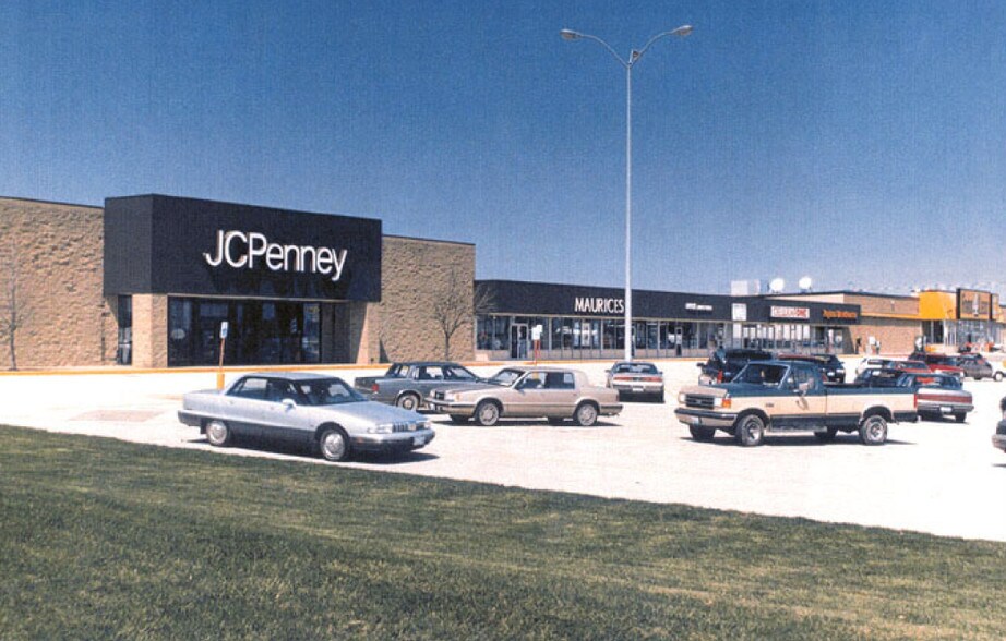 18041826 S Main St, Maryville, MO 64468