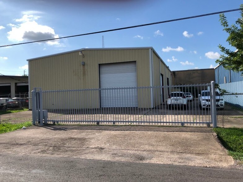 8617 Pagewood Ln, Houston, TX for sale - Building Photo - Image 1 of 1