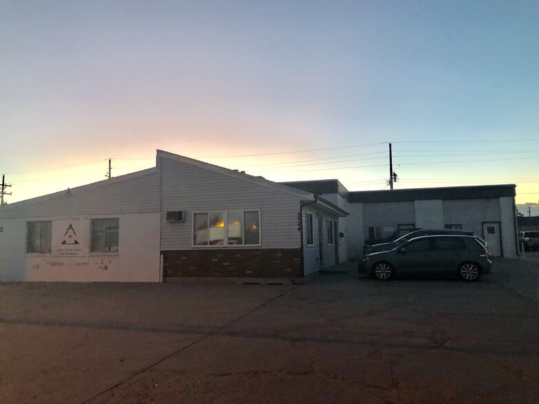 3344 Ridge Rd, Cheyenne, WY 82001