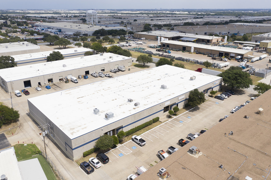 2009 108th St, Grand Prairie, TX for lease - Building Photo - Image 1 of 10