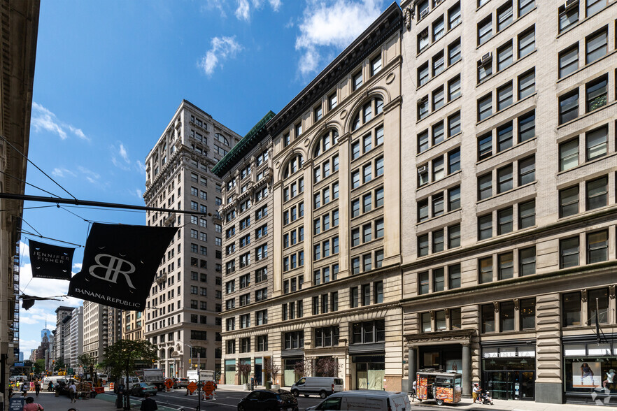 122 Fifth Ave, New York, NY for lease - Building Photo - Image 2 of 6