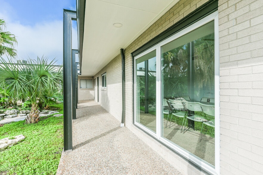 1022-1024 Pasadena Blvd, Pasadena, TX for sale - Building Photo - Image 2 of 44