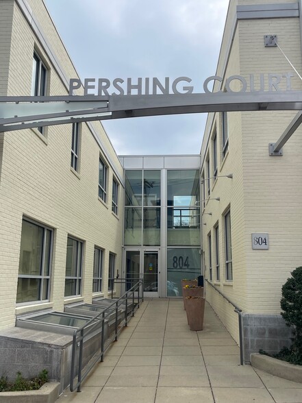 804 Pershing Dr, Silver Spring, MD for sale - Building Photo - Image 3 of 36