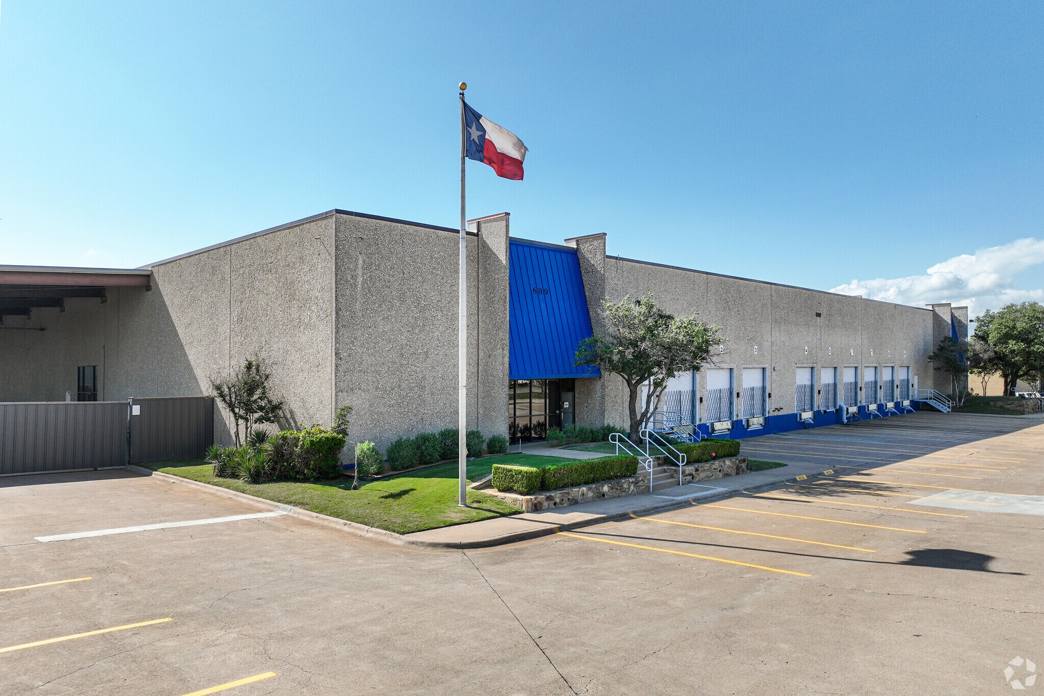 609 107th St, Arlington, TX for sale Primary Photo- Image 1 of 1