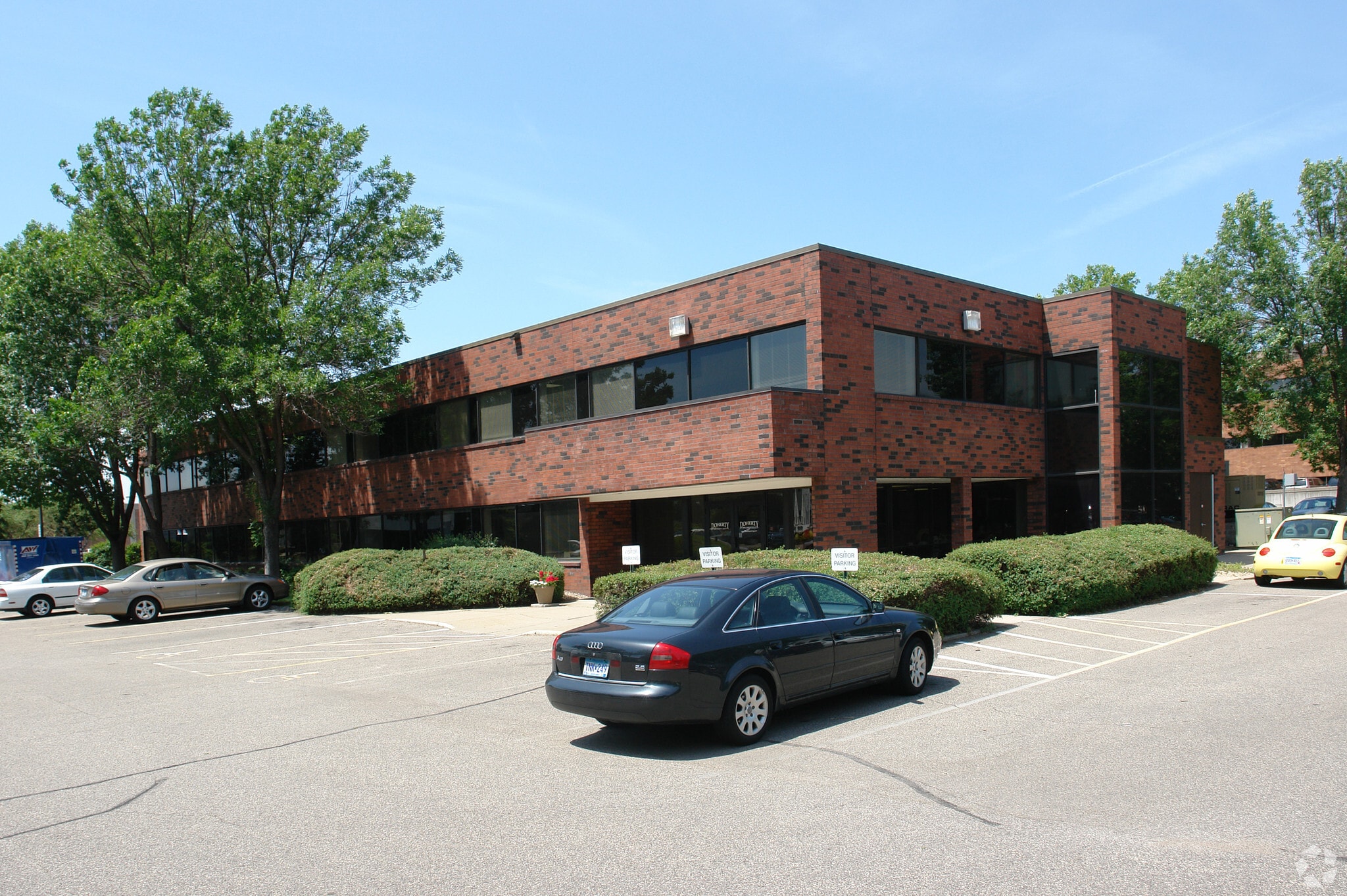 7645 Metro Blvd, Edina, MN for lease Building Photo- Image 1 of 8