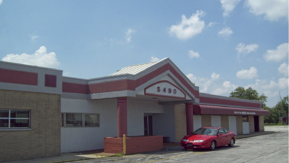 5490 Broadway Ave, Merrillville, IN for lease - Primary Photo - Image 1 of 12