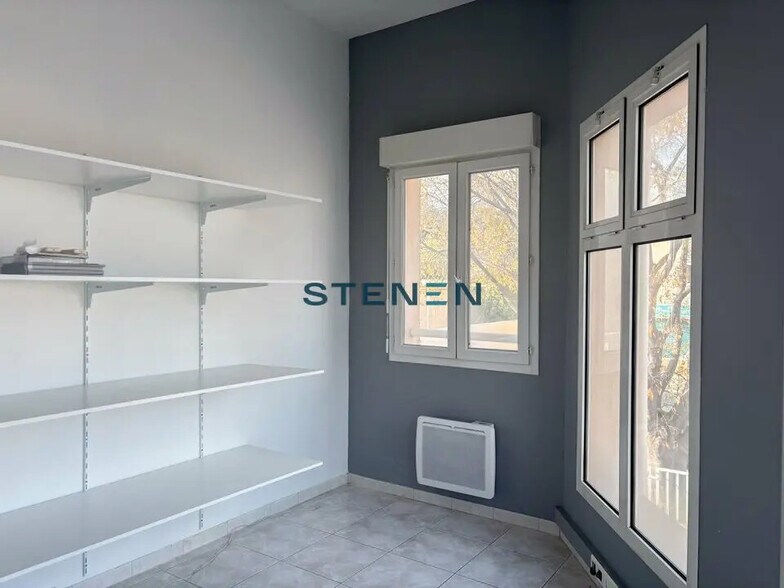 Office in Gardanne for lease - Interior Photo - Image 3 of 5
