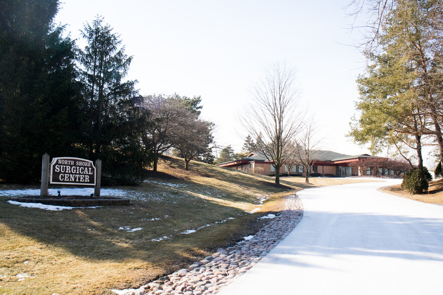 7007 N Range Line Rd, Milwaukee, WI for lease - Building Photo - Image 1 of 4