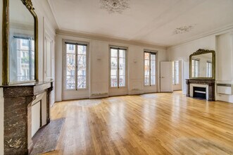 Office in Paris for lease Interior Photo- Image 1 of 9