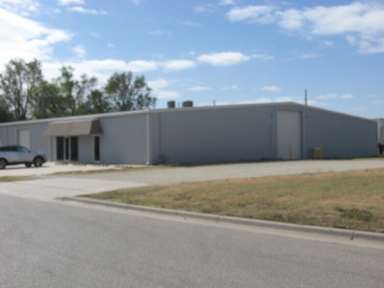 605 State St, El Dorado, KS for lease - Building Photo - Image 3 of 3