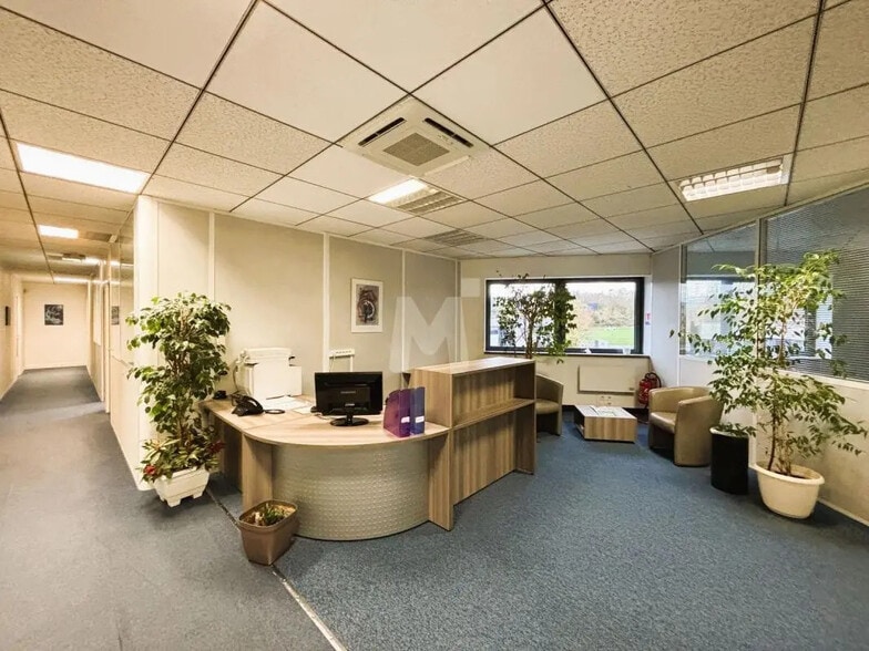 Office in Palaiseau for lease - Building Photo - Image 2 of 9