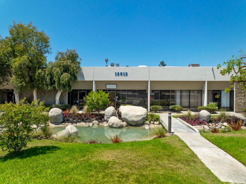 12800-12900 Garden Grove Blvd, Garden Grove, CA for sale - Building Photo - Image 1 of 3