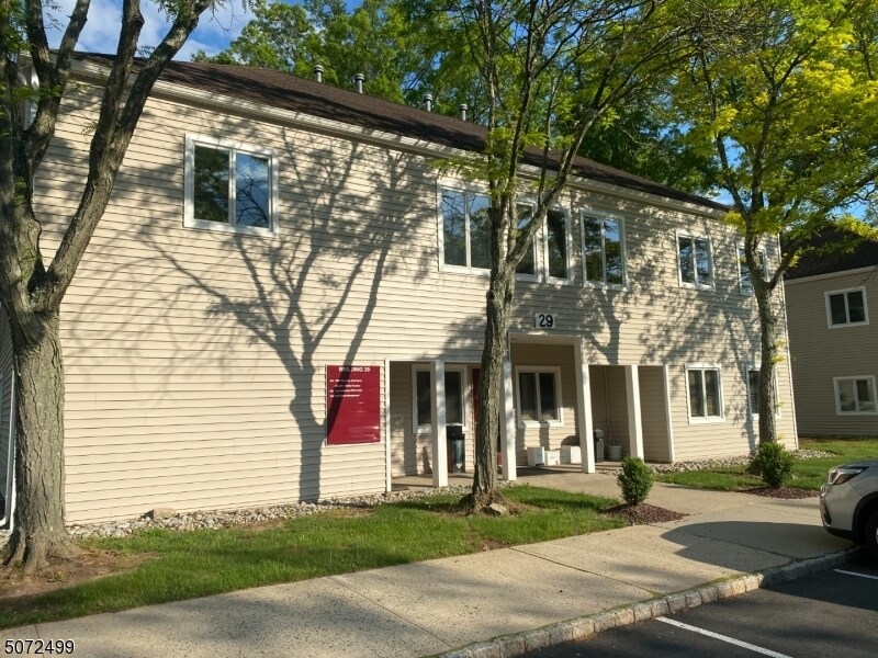 29 Clyde Rd, Somerset, NJ 08873