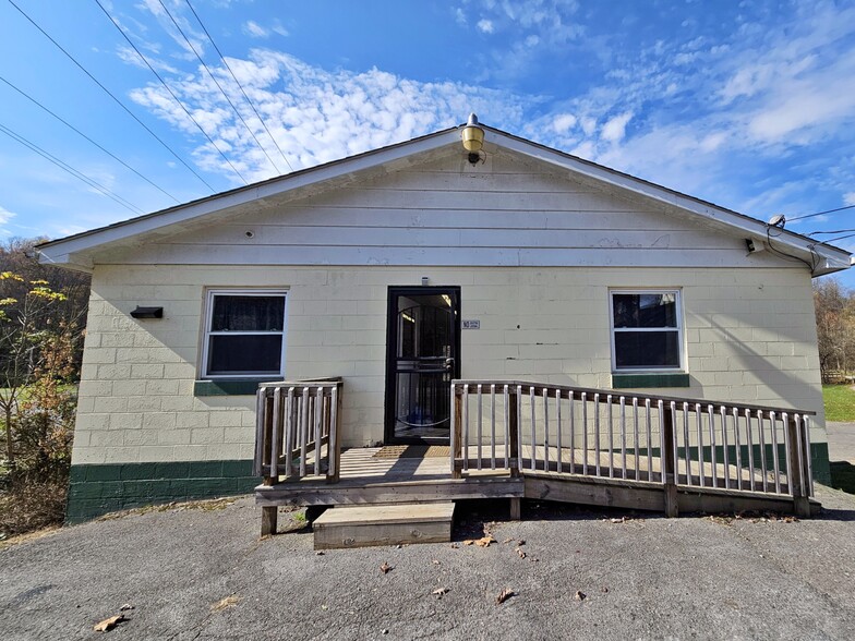 4312 Mount Clare Rd, Mount Clare, WV for sale - Primary Photo - Image 1 of 6