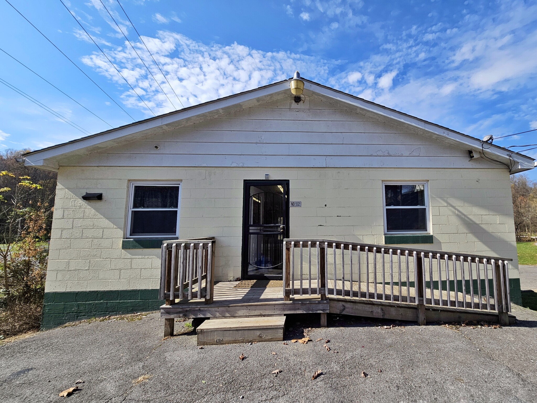 4312 Mount Clare Rd, Mount Clare, WV for sale Primary Photo- Image 1 of 7