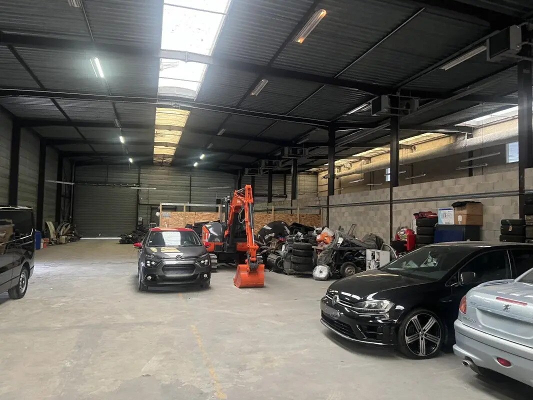 Flex in Porcheville for sale Building Photo- Image 1 of 6