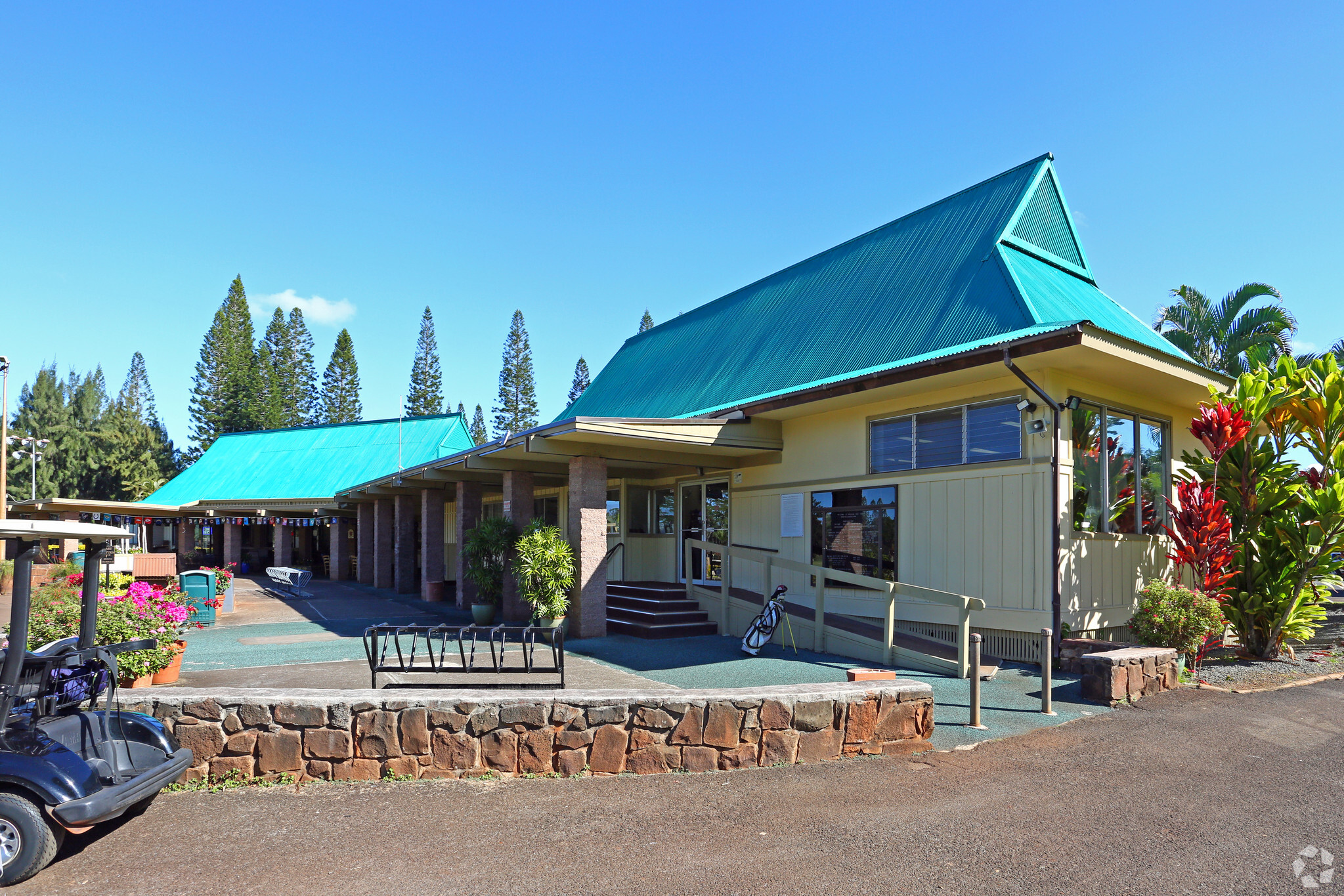 95-176 Kuahelani Ave, Mililani, HI for sale Primary Photo- Image 1 of 1