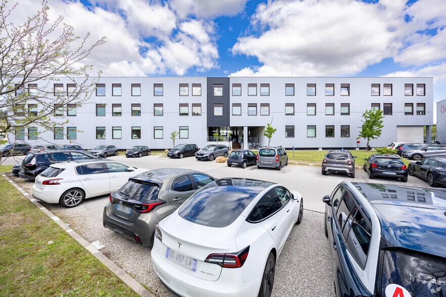 1 Route Des Troques, Chaponost for sale - Building Photo - Image 2 of 2