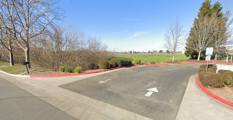 240 Business Park Dr, Rohnert Park, CA for sale - Building Photo - Image 2 of 13