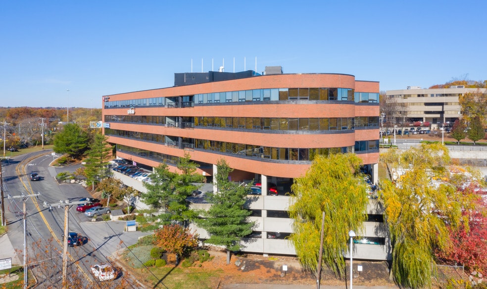 92 Montvale Ave, Stoneham, MA for lease - Primary - Image 1 of 28