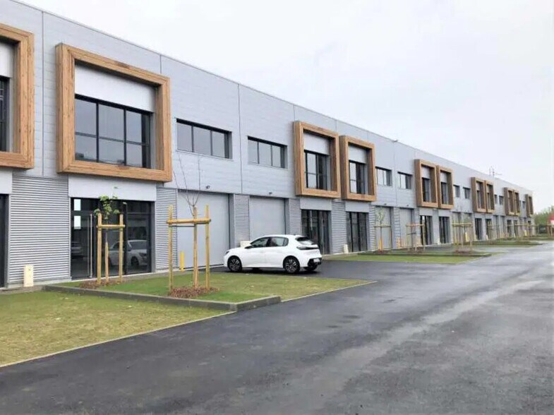 Flex in Toulouse for lease - Building Photo - Image 1 of 17