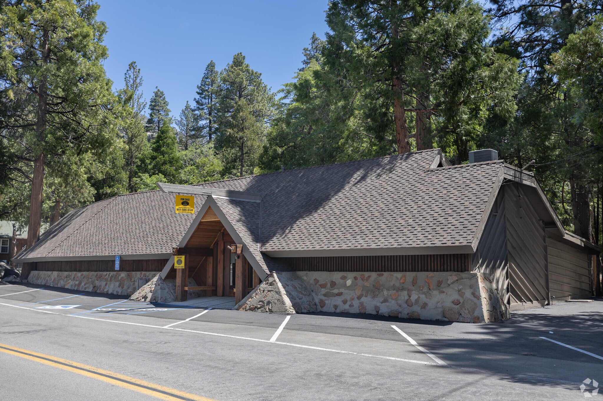 54905 N Circle Dr, Idyllwild-Pine Cove, CA for lease Primary Photo- Image 1 of 142