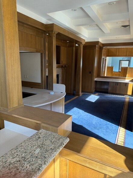 124 N Adams St, Green Bay, WI for lease - Building Photo - Image 3 of 12