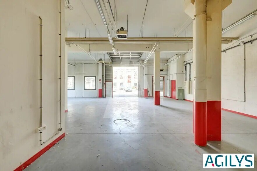 Flex in  for lease - Interior Photo - Image 2 of 5