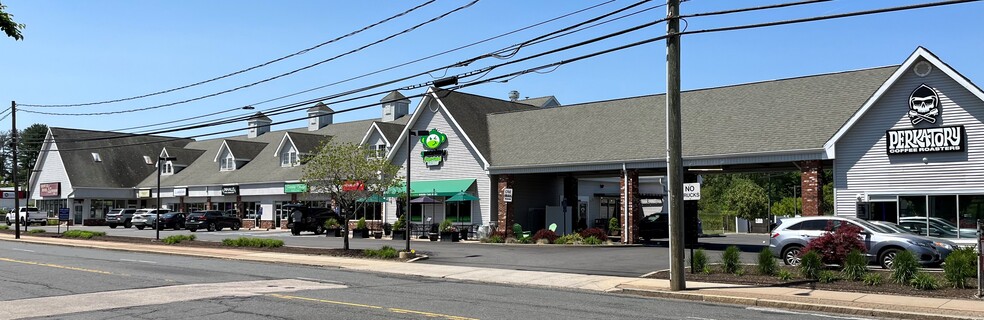 625 New Park Ave, West Hartford, CT for lease - Building Photo - Image 1 of 4