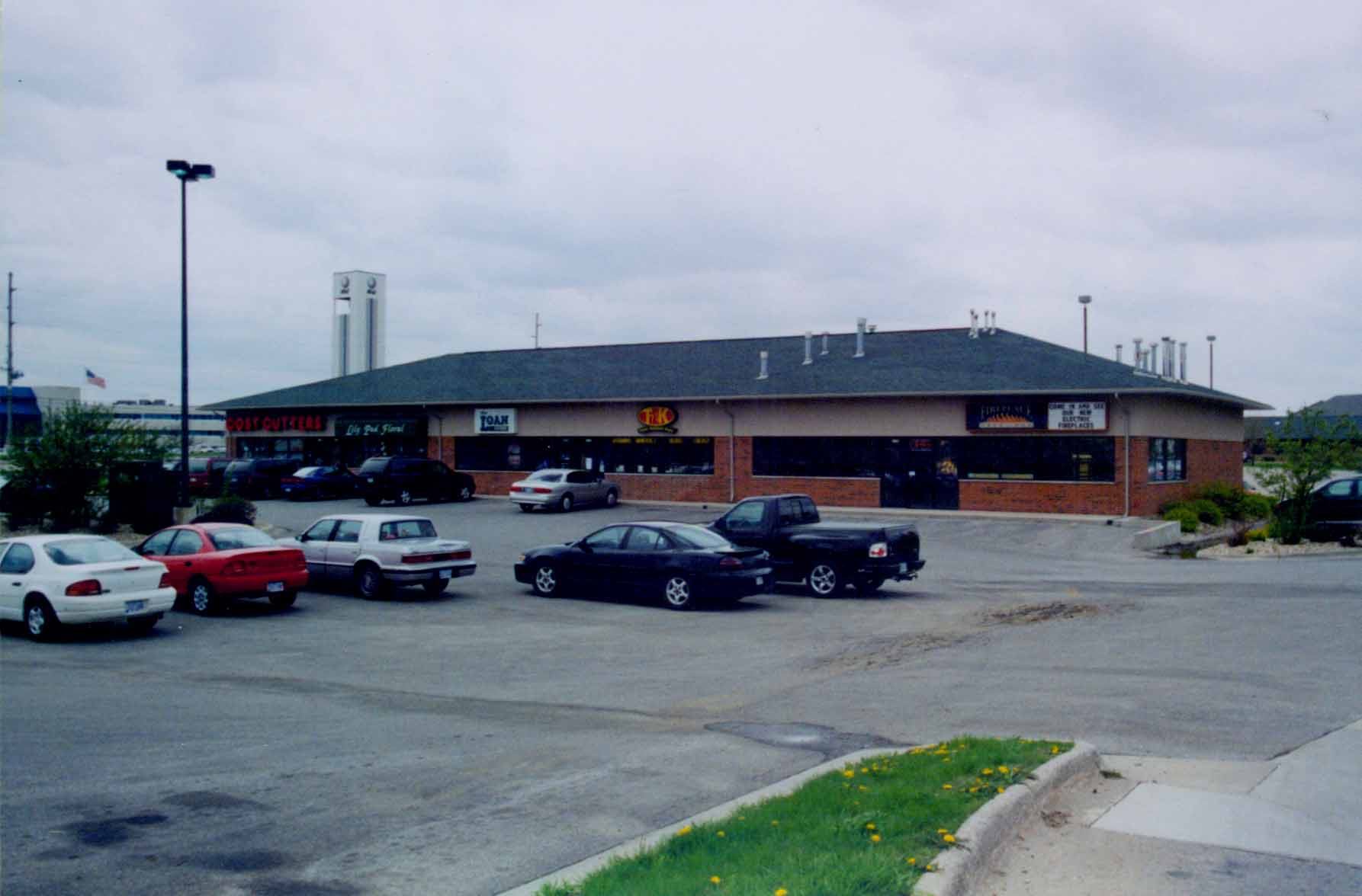 Retail in Waterloo, IA for sale Primary Photo- Image 1 of 1
