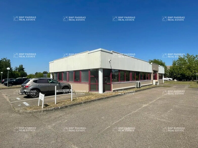 Office in La Chapelle-Saint-Mesmin for lease - Building Photo - Image 1 of 17