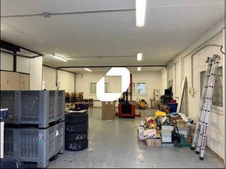 Office in Villebon-sur-Yvette for lease - Interior Photo - Image 2 of 4