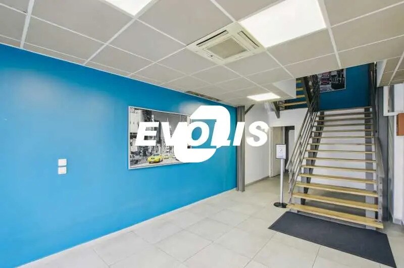 Office in La Courneuve for lease - Lobby - Image 3 of 9