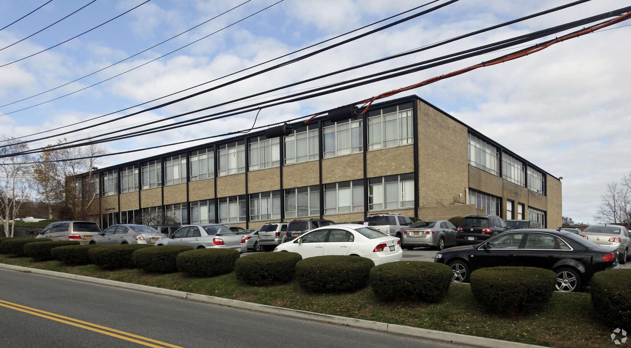 1 DuPont St, Plainview, NY 11803 Plainview Business Center