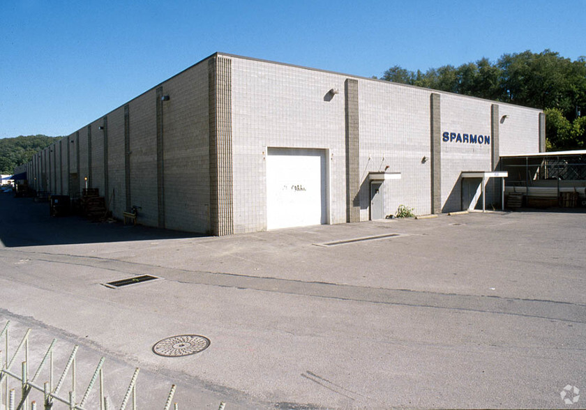 1530 Chartiers Ave, Pittsburgh, PA for lease - Primary Photo - Image 2 of 5